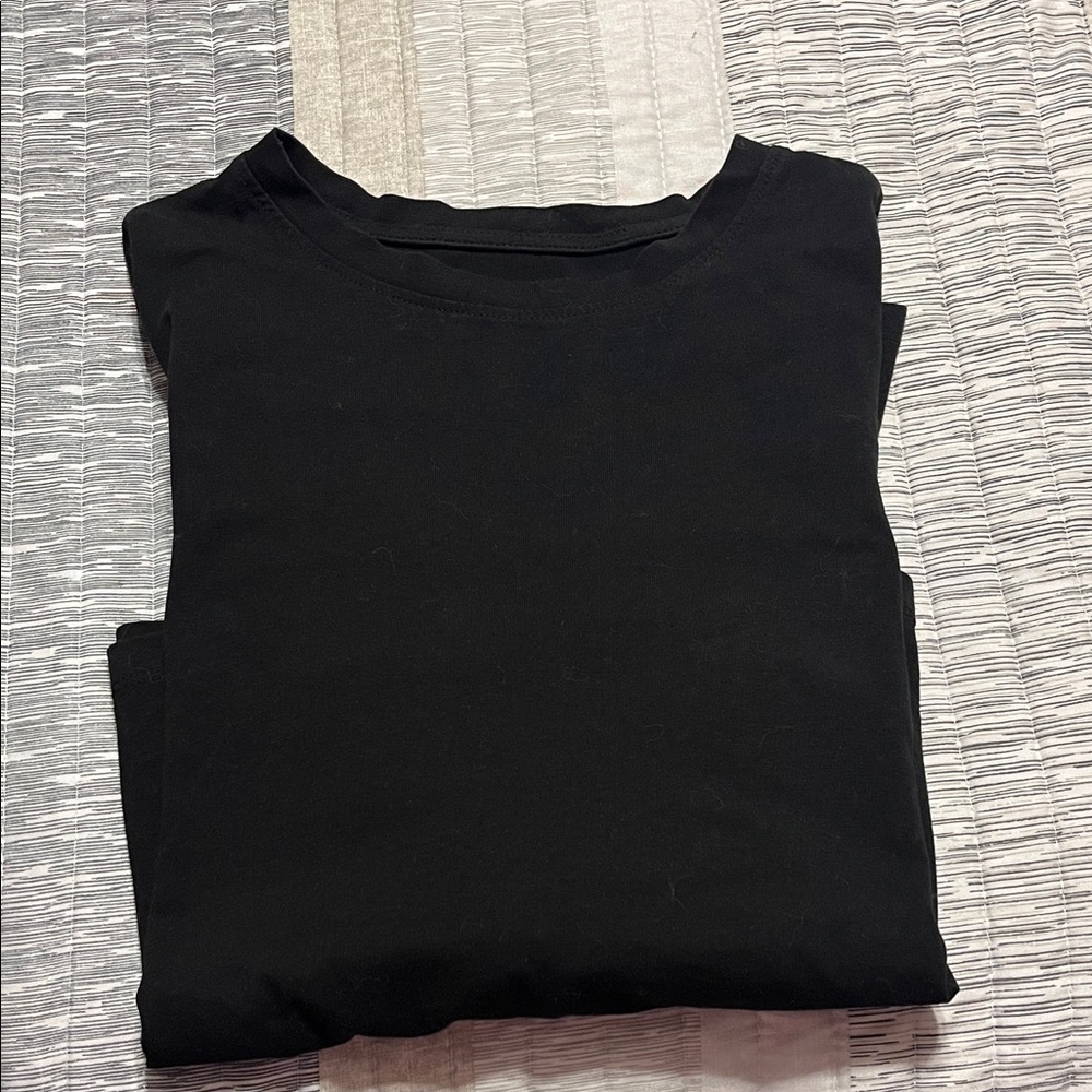 Classic Black Women's cropped Top